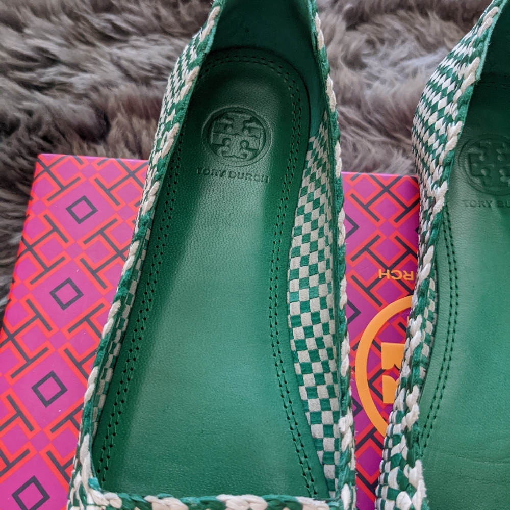 Tory Burch Russell Loafer Flats. - Picture 7 of 12